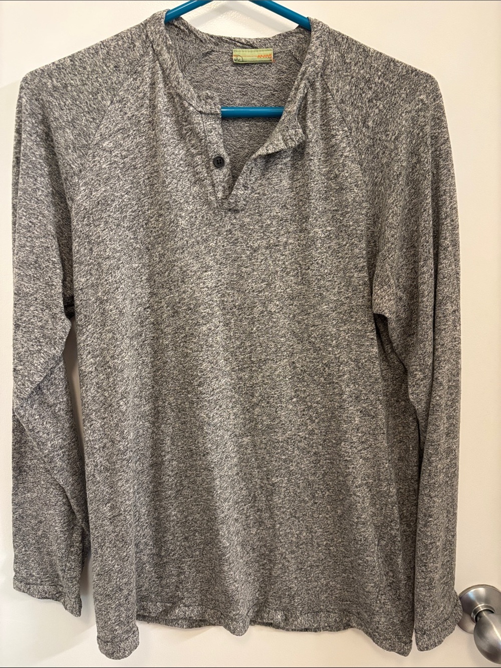 Alternative Apparel Men's Grey Long-Sleeve Henley Shirt